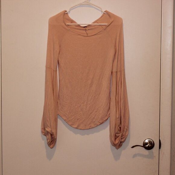 Free People dust pink Bell Sleeve Top Women's Size Medium - Picture 2 of 10